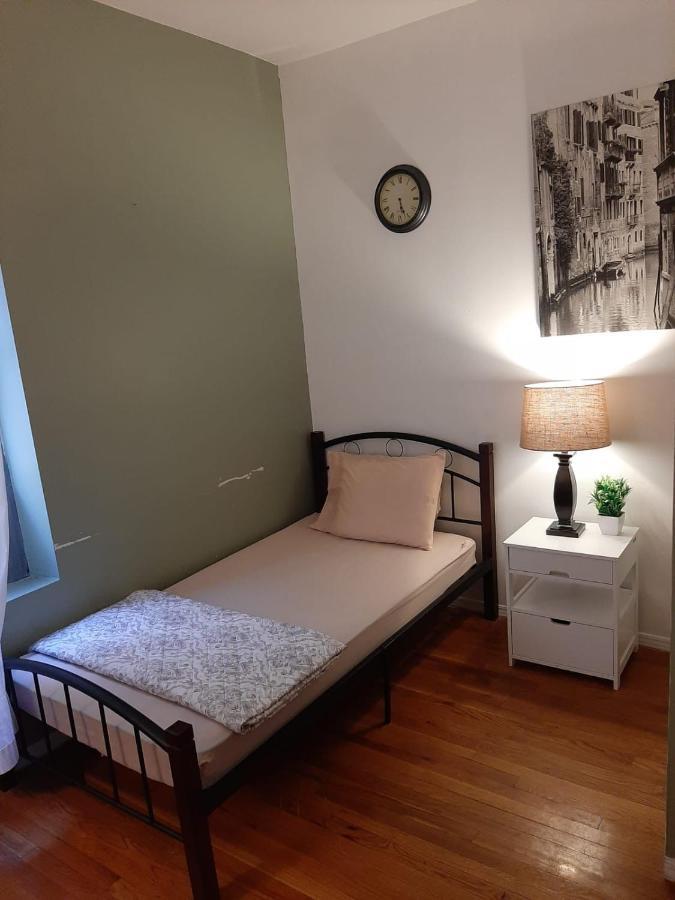 Private Near Lincoln Center Hostel *