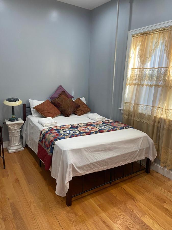 A Lovely In Queens New York