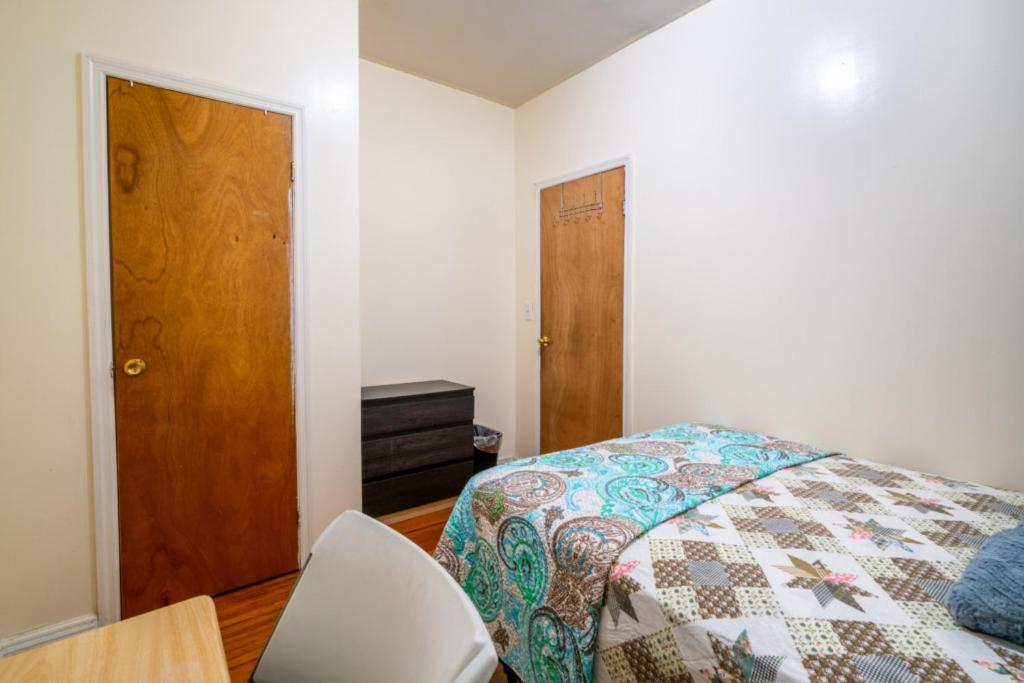 Guest house Eastern Parkway New York