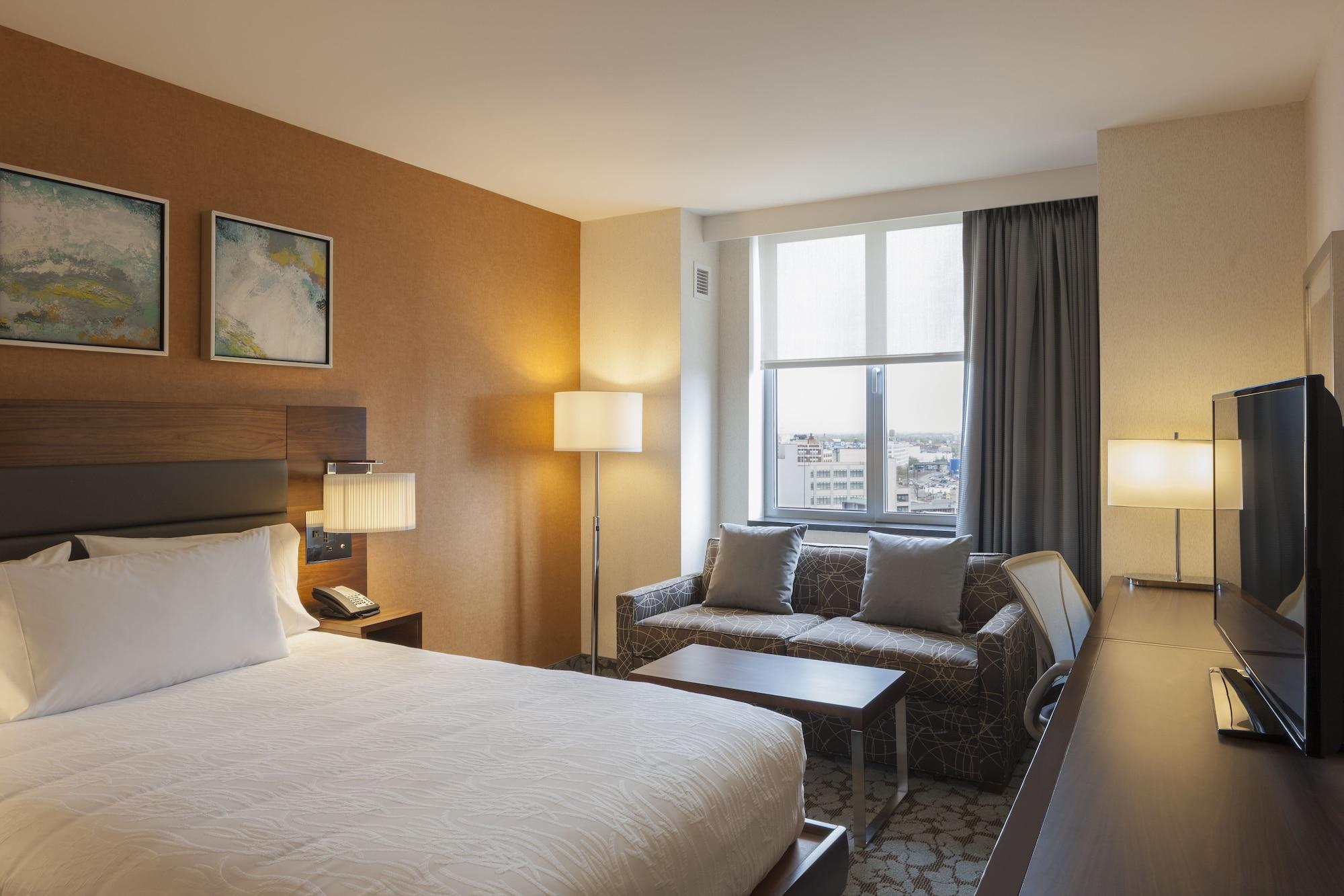 Hilton Garden Long Island City 3*