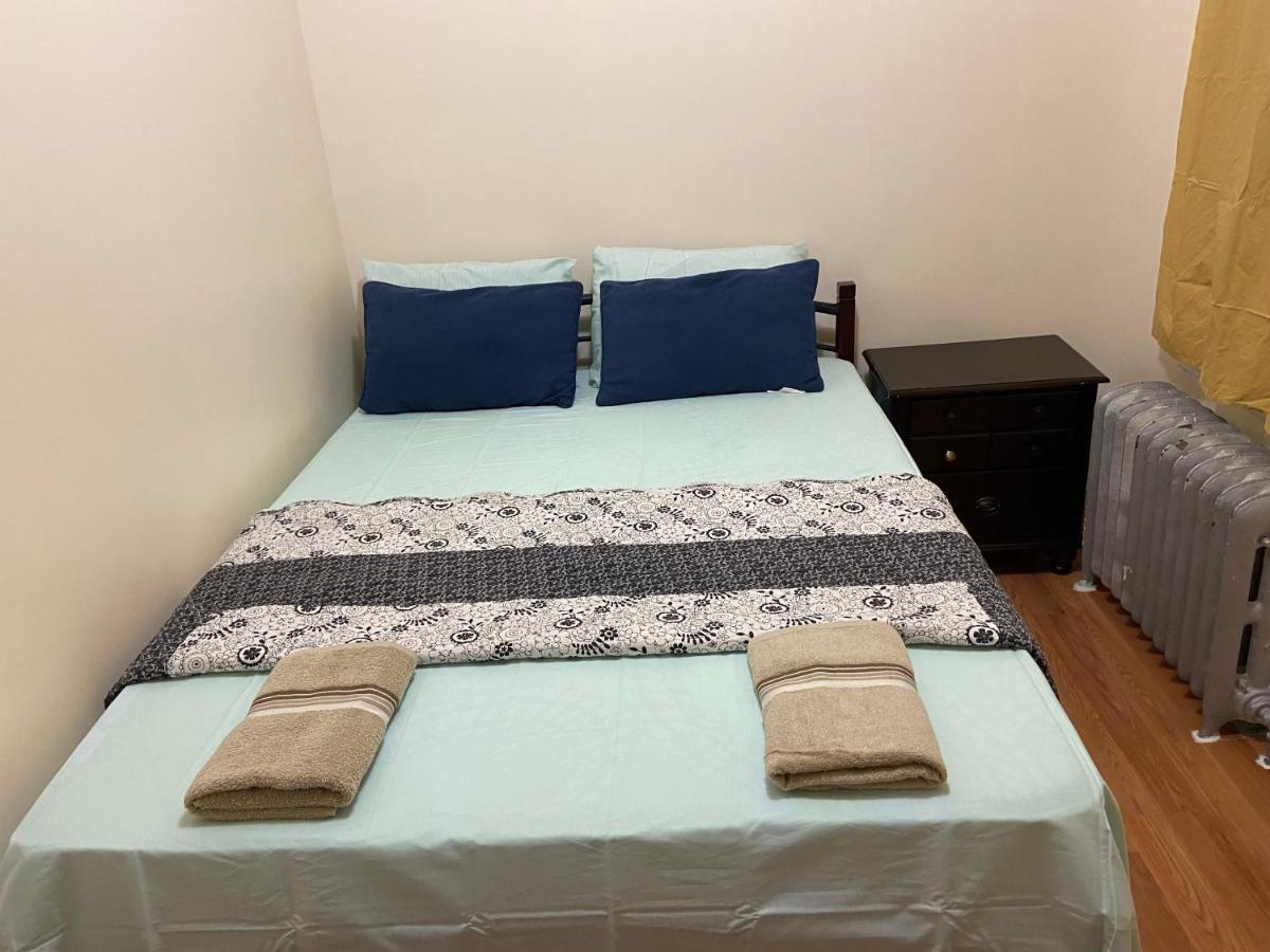 Guest house A Pleasant In Queens *