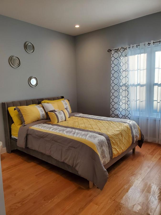 Located 10 Minutes From Jfk Airport * New York