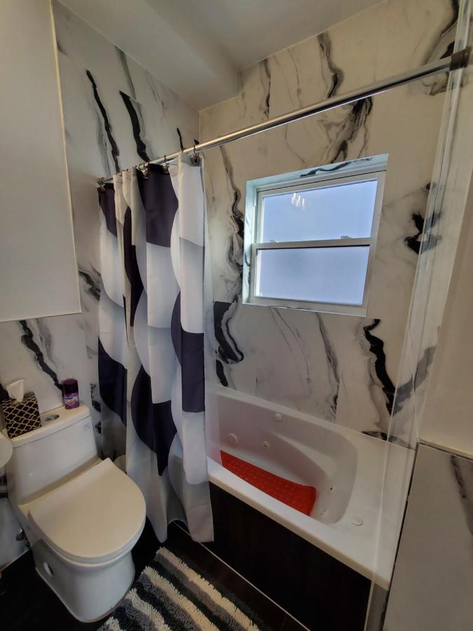 Located 10 Minutes From Jfk Airport Gasthof New York
