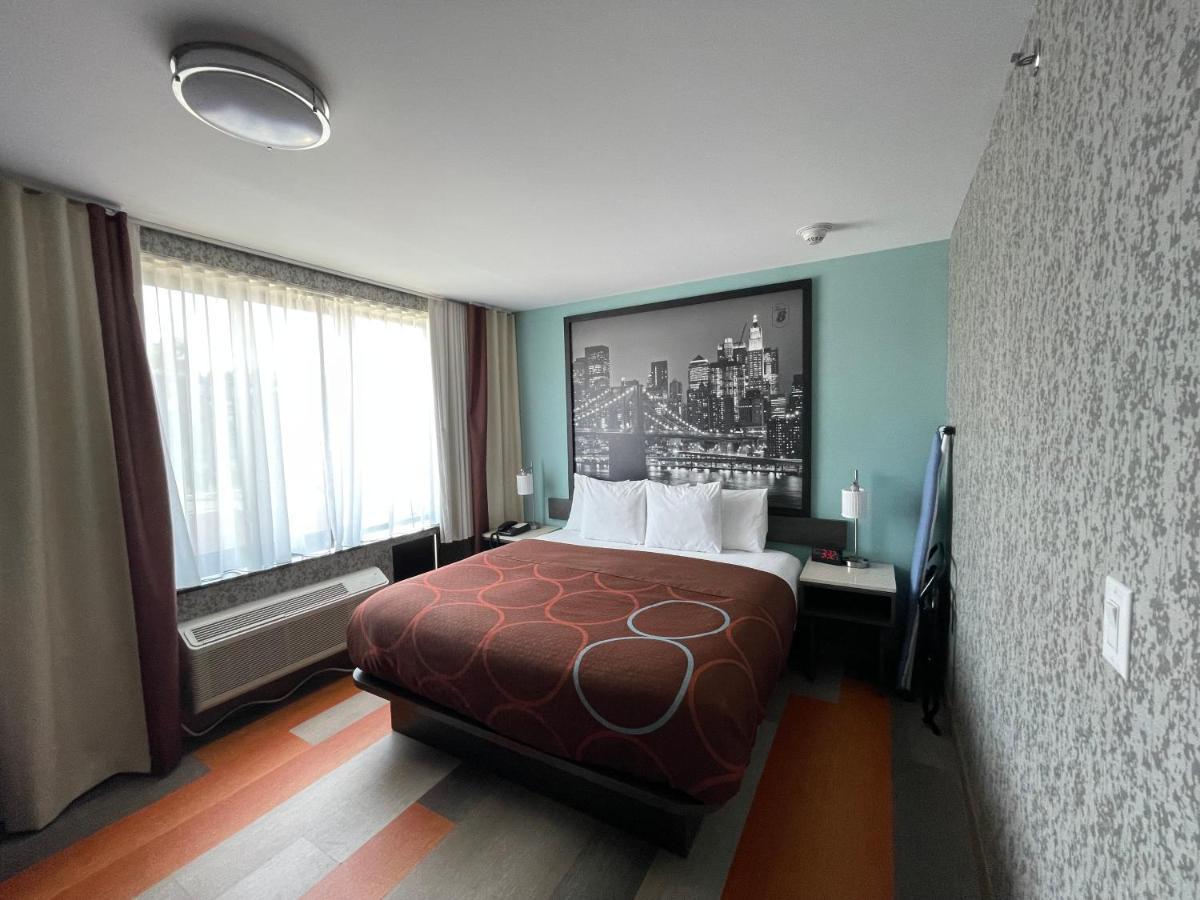 Hotel Super 8 By Wyndham Brooklyn Williamsburg 2*