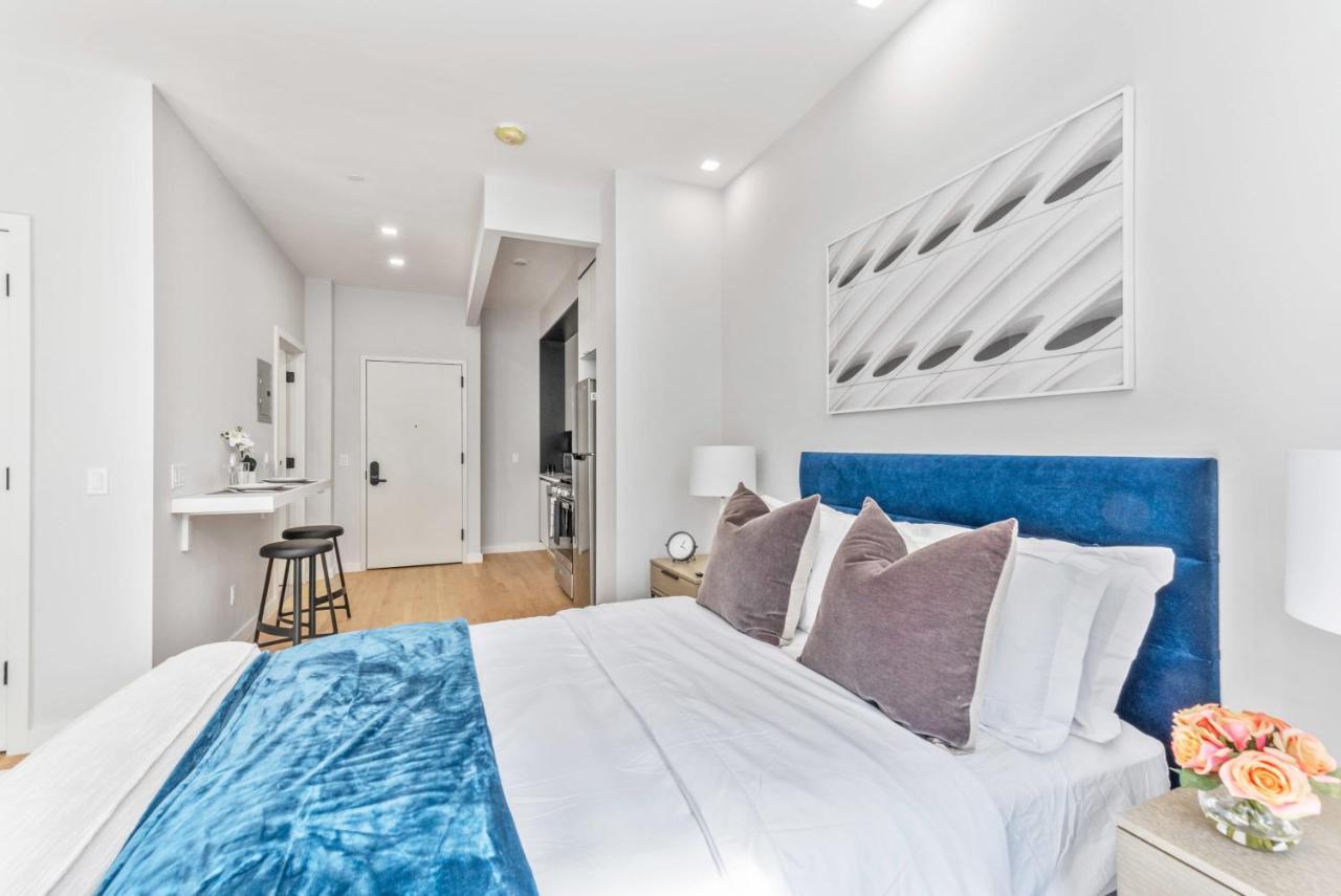Maison Bella - Modern Studio W Charming Juliet Balcony