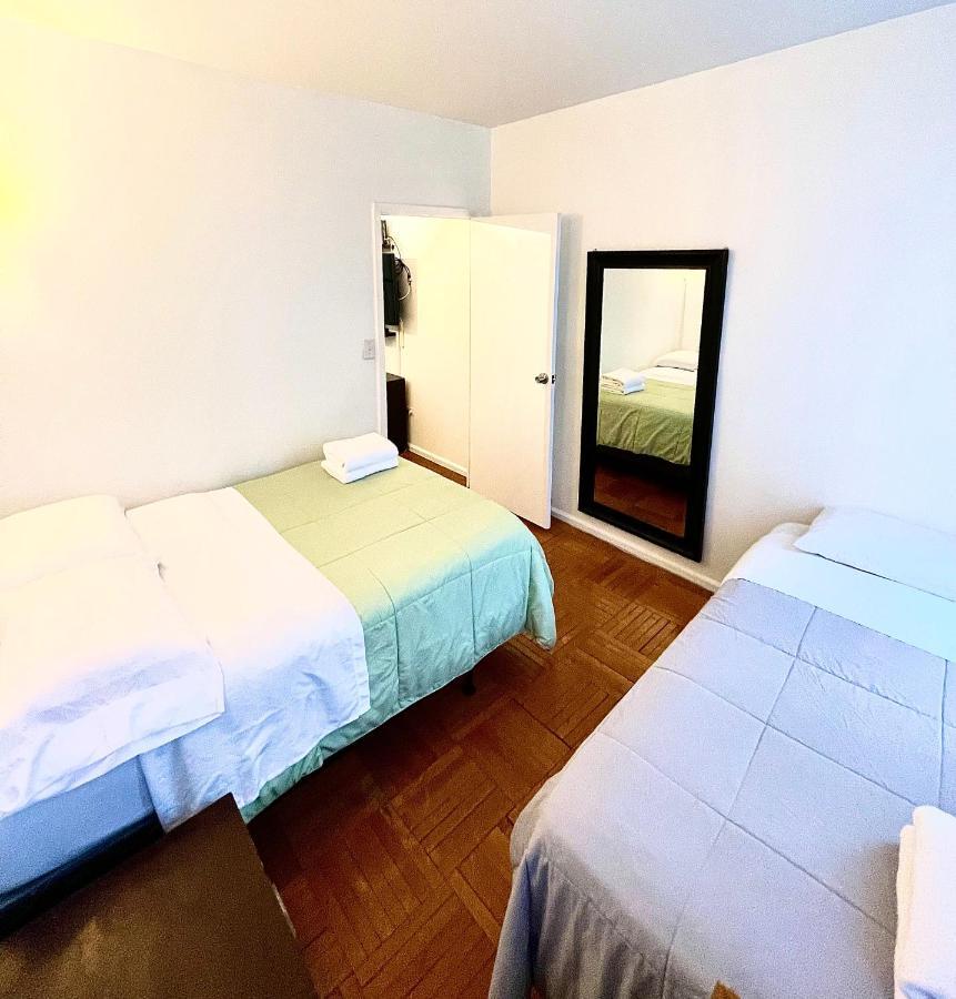 Stunning Two Bed Apt Hells Kitchen Apartment