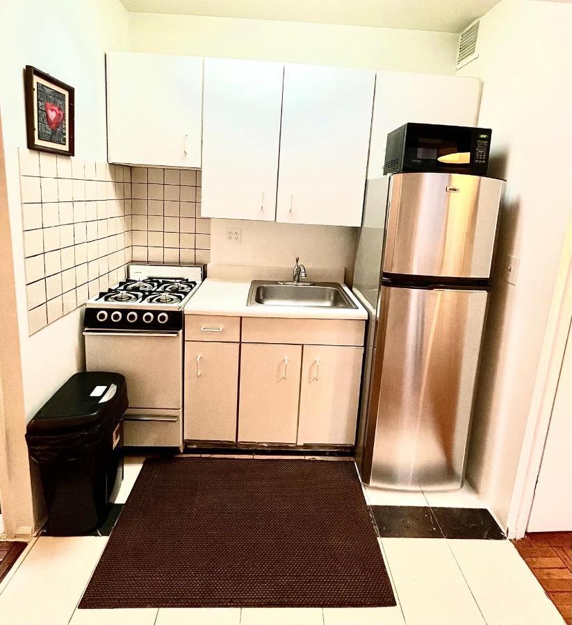 Apartment Stunning Two Bed Apt Hells Kitchen