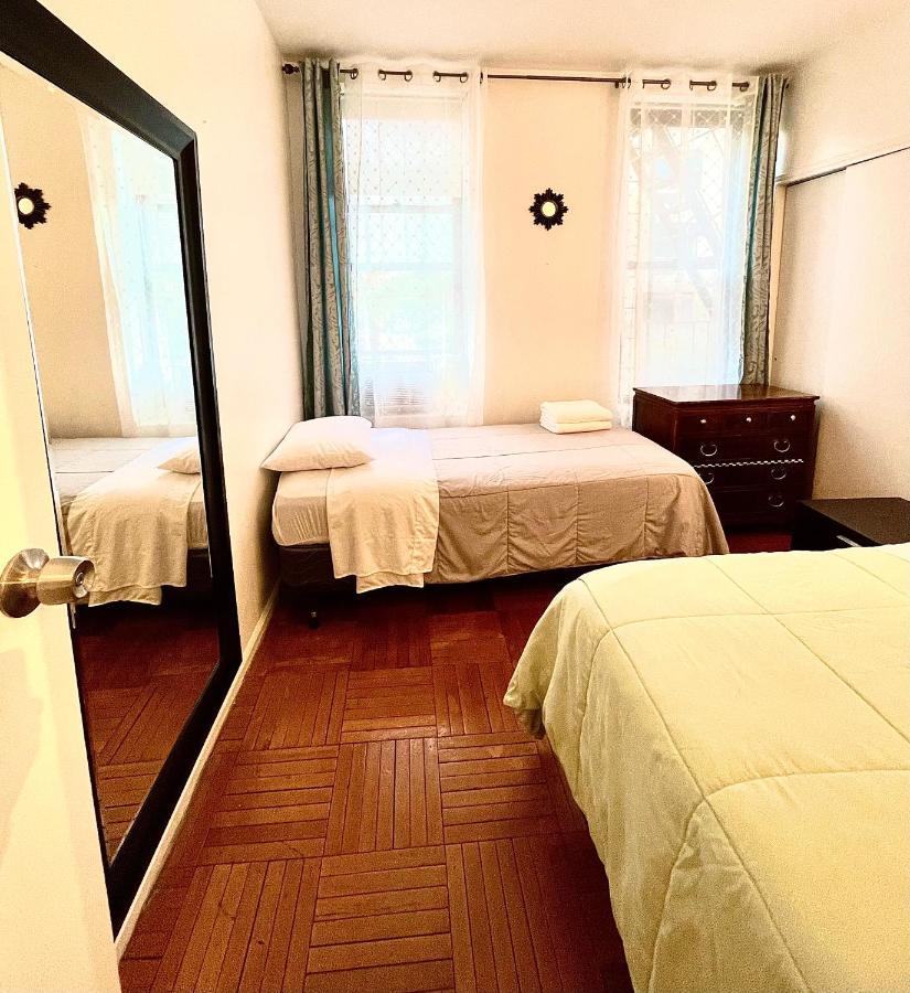 Stunning Two Bed Apt Hells Kitchen Apartment
