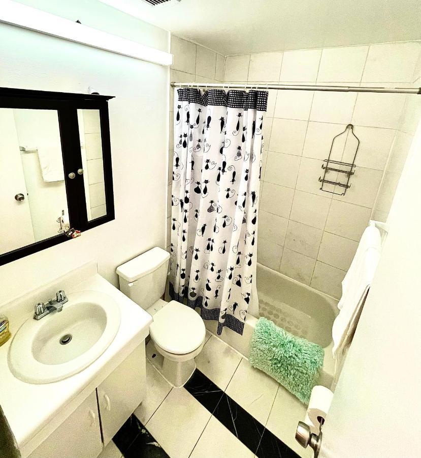 Stunning Two Bed Apt Hells Kitchen Apartment New York