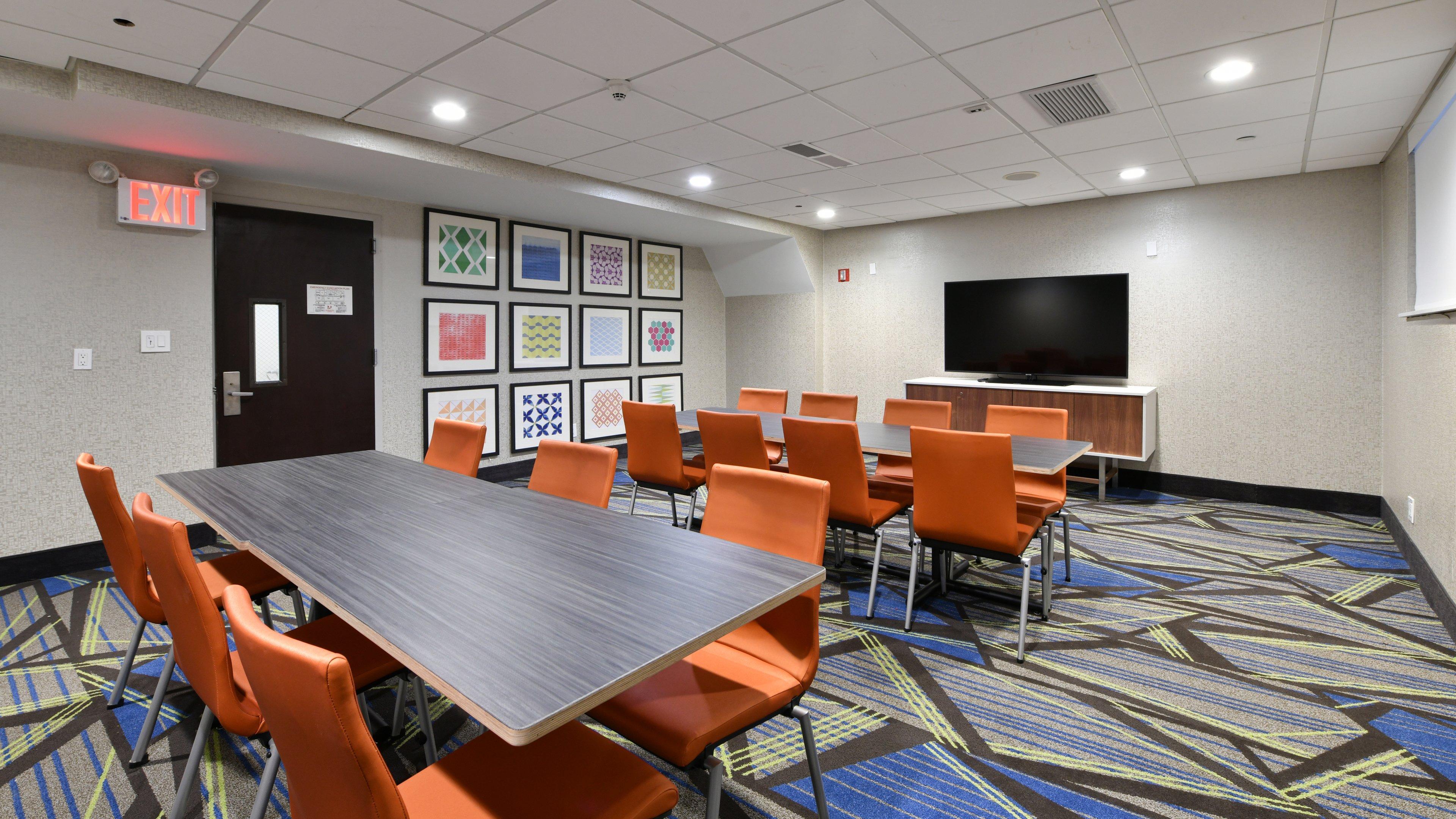 Holiday Express Staten Island West Hotel 3*