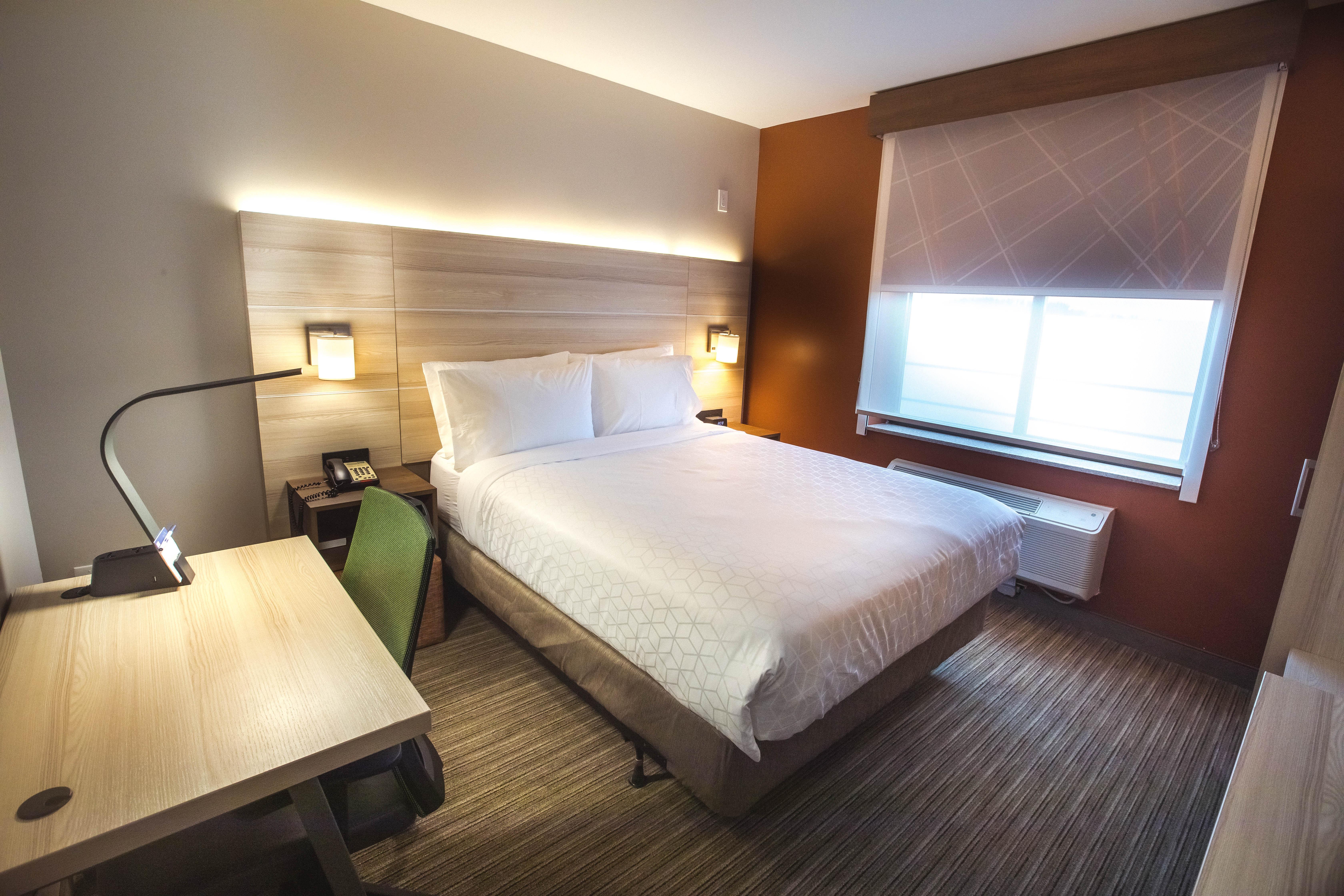 Hotel Holiday Express Staten Island West