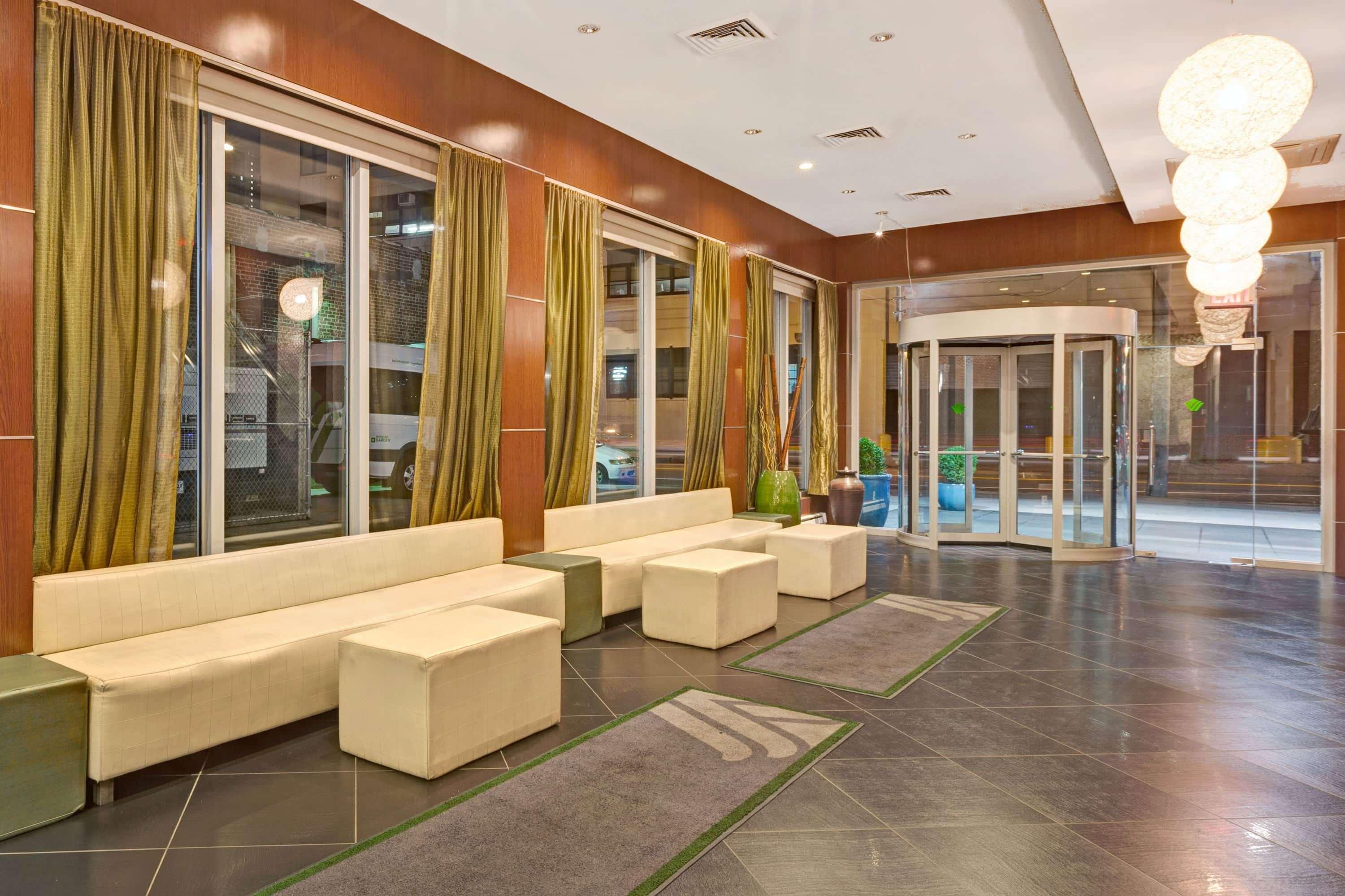 Wyndham Garden Long Island City Hotel 3*