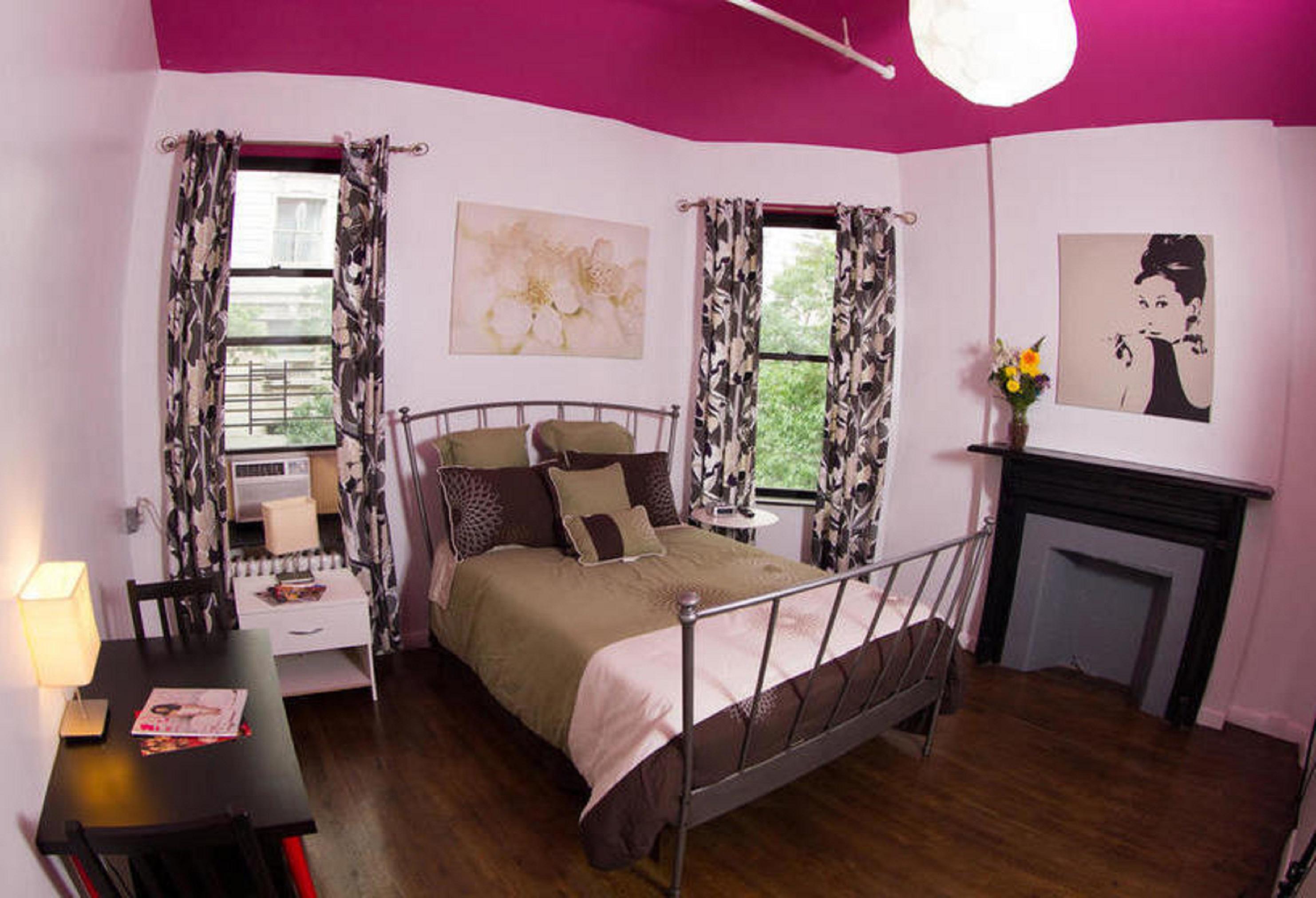 Park West Hostel *