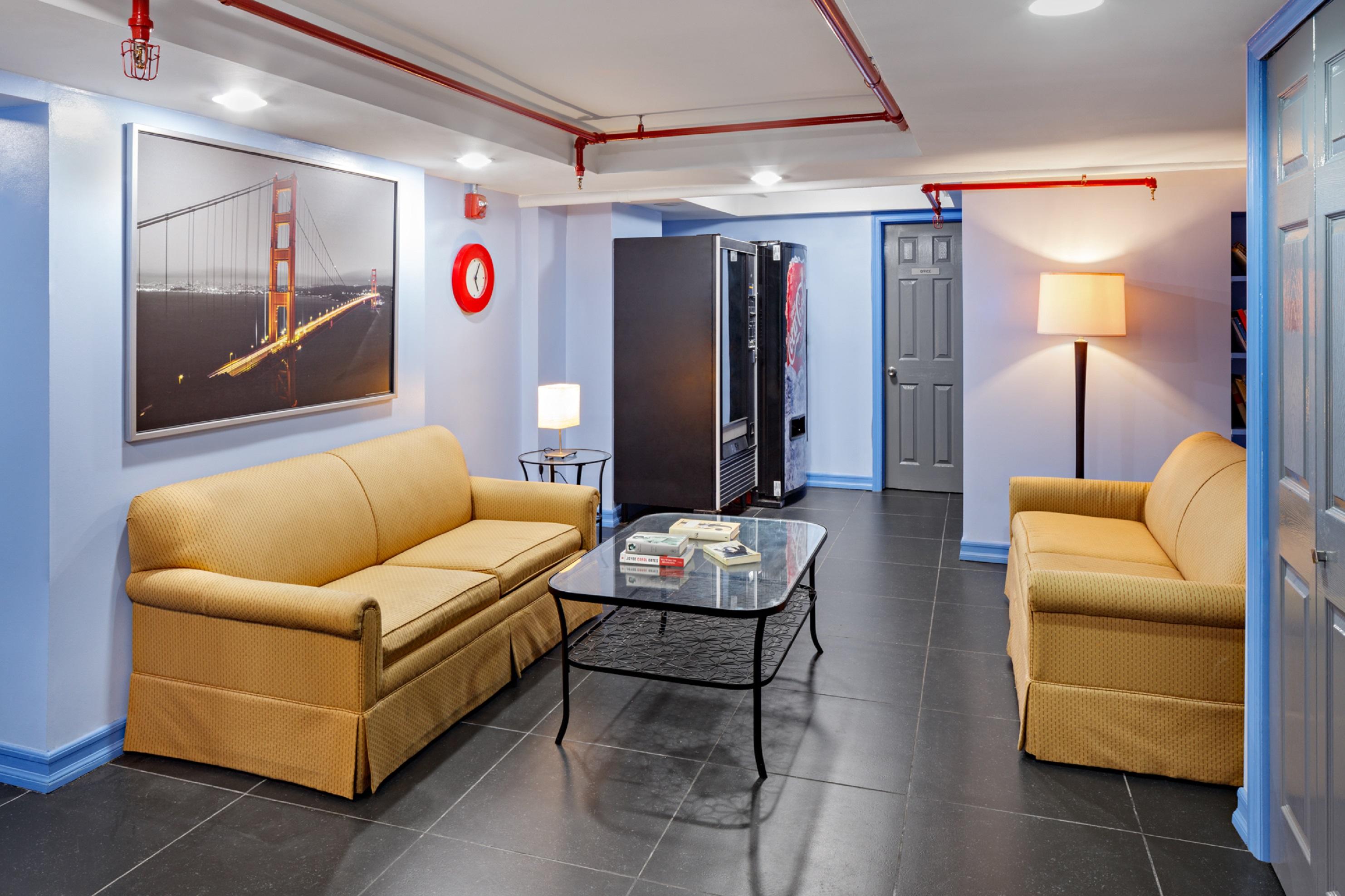 Park West Hostel *