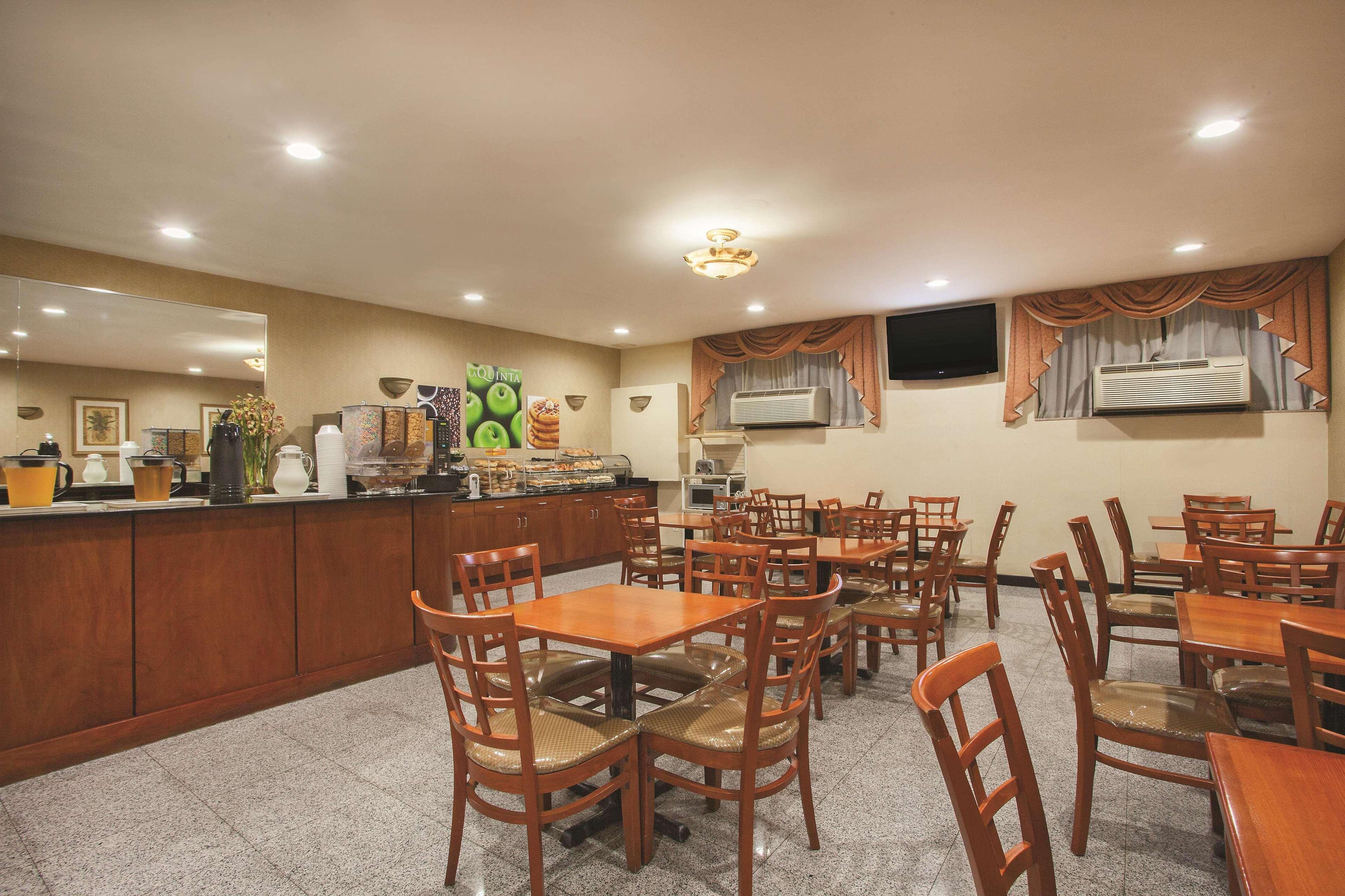 La Quinta By Wyndham Queens 3*