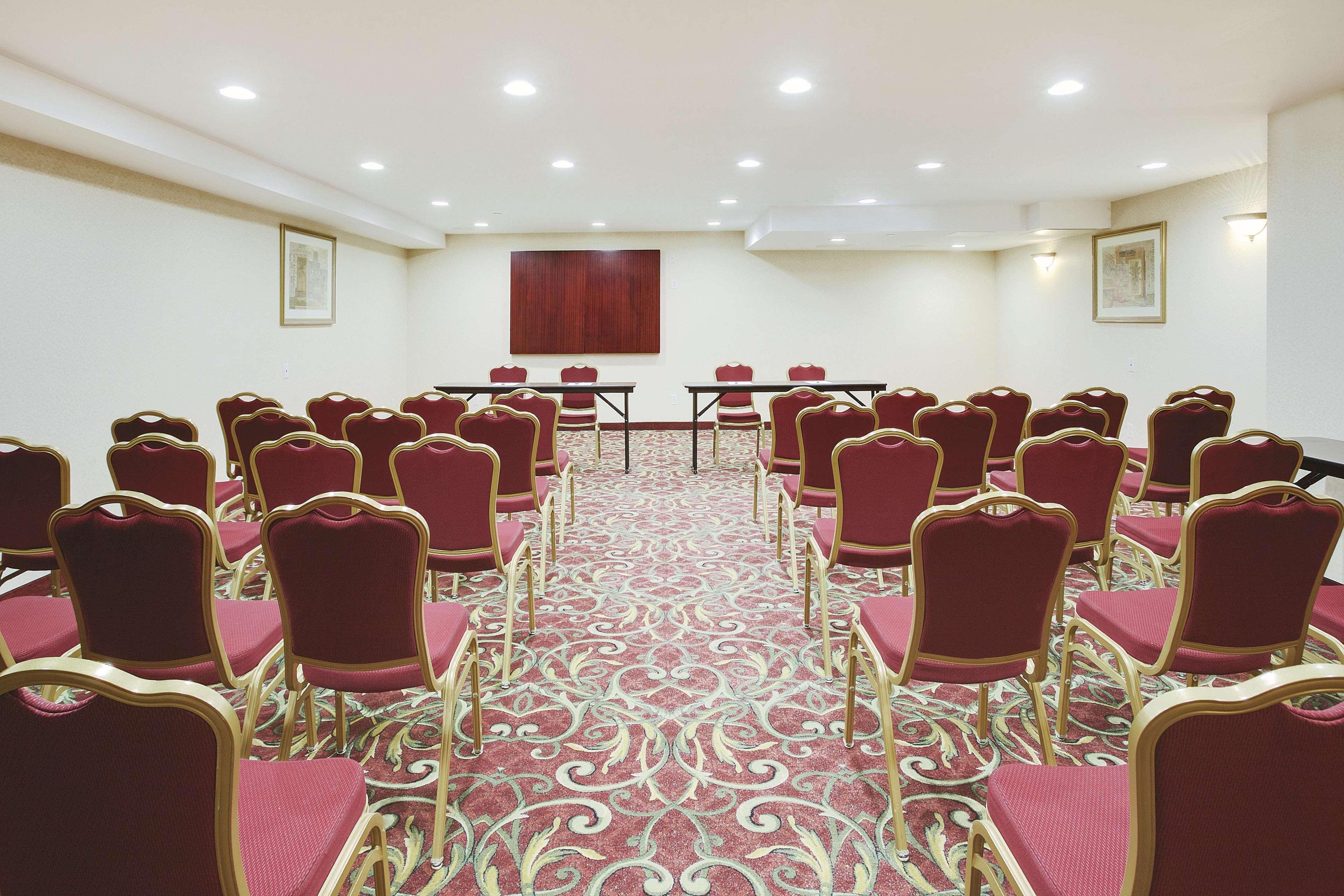La Quinta By Wyndham Queens Hotel 3*