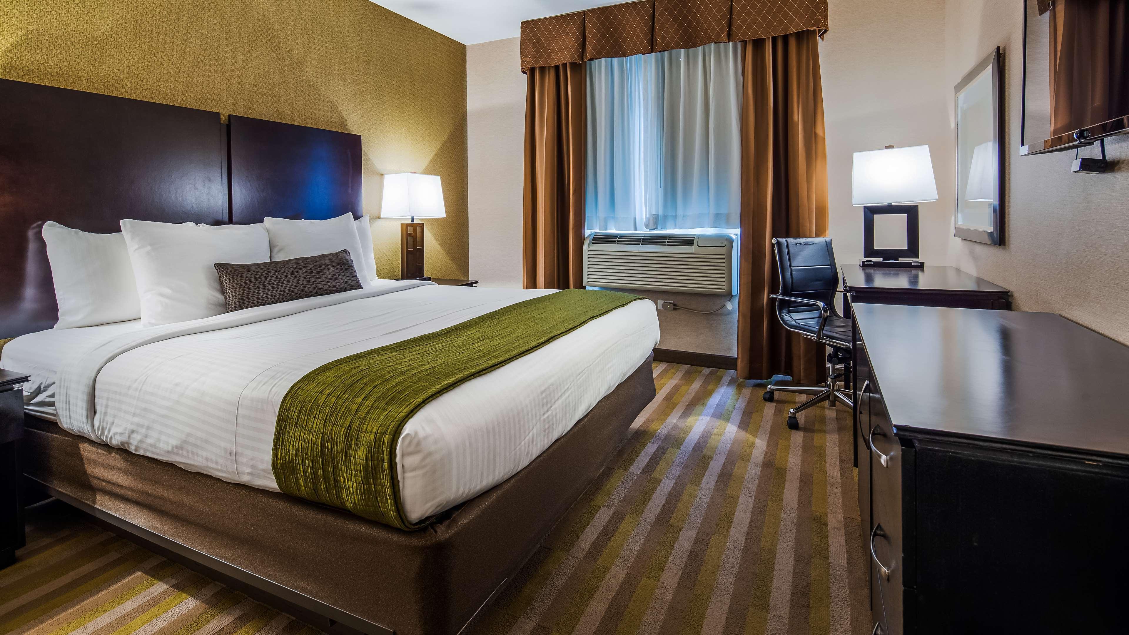 Hotel Western Plaza 3*