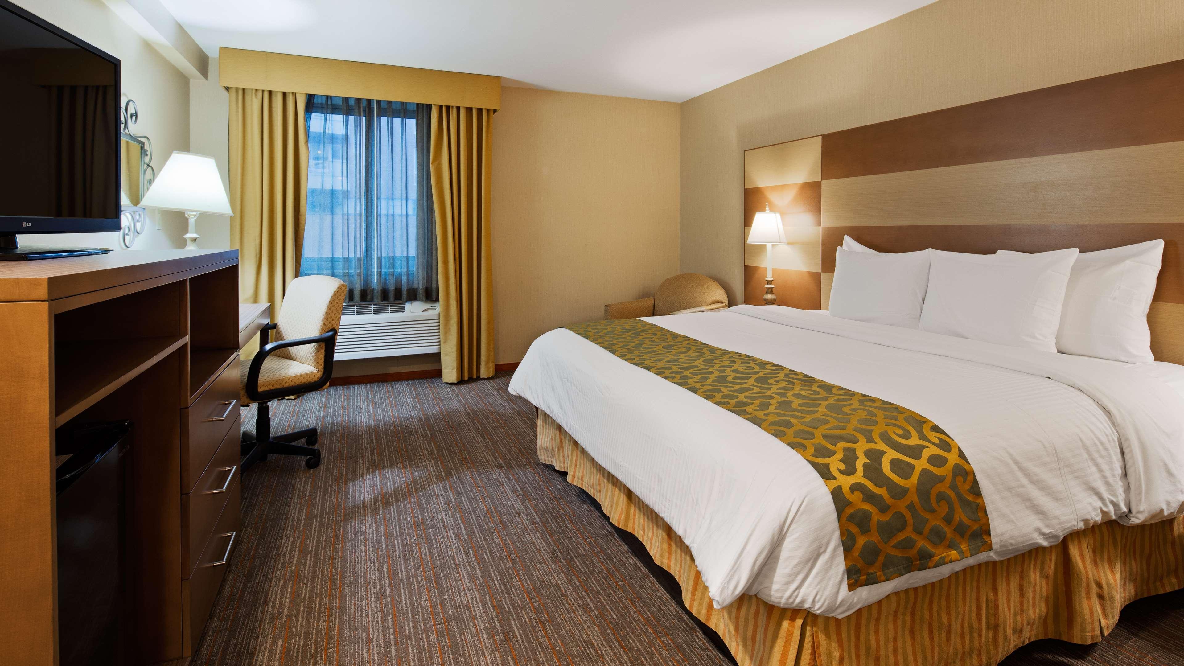 Best Western Queens Court 3*