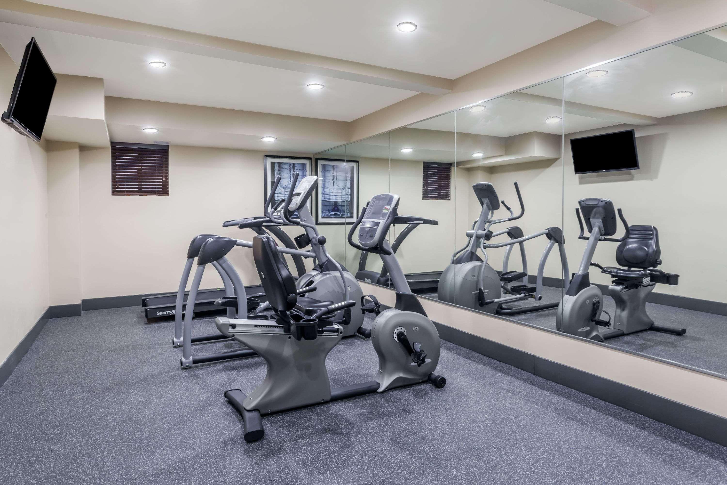 Hotel Days & By Wyndham Jamaica Jfk Airport New York