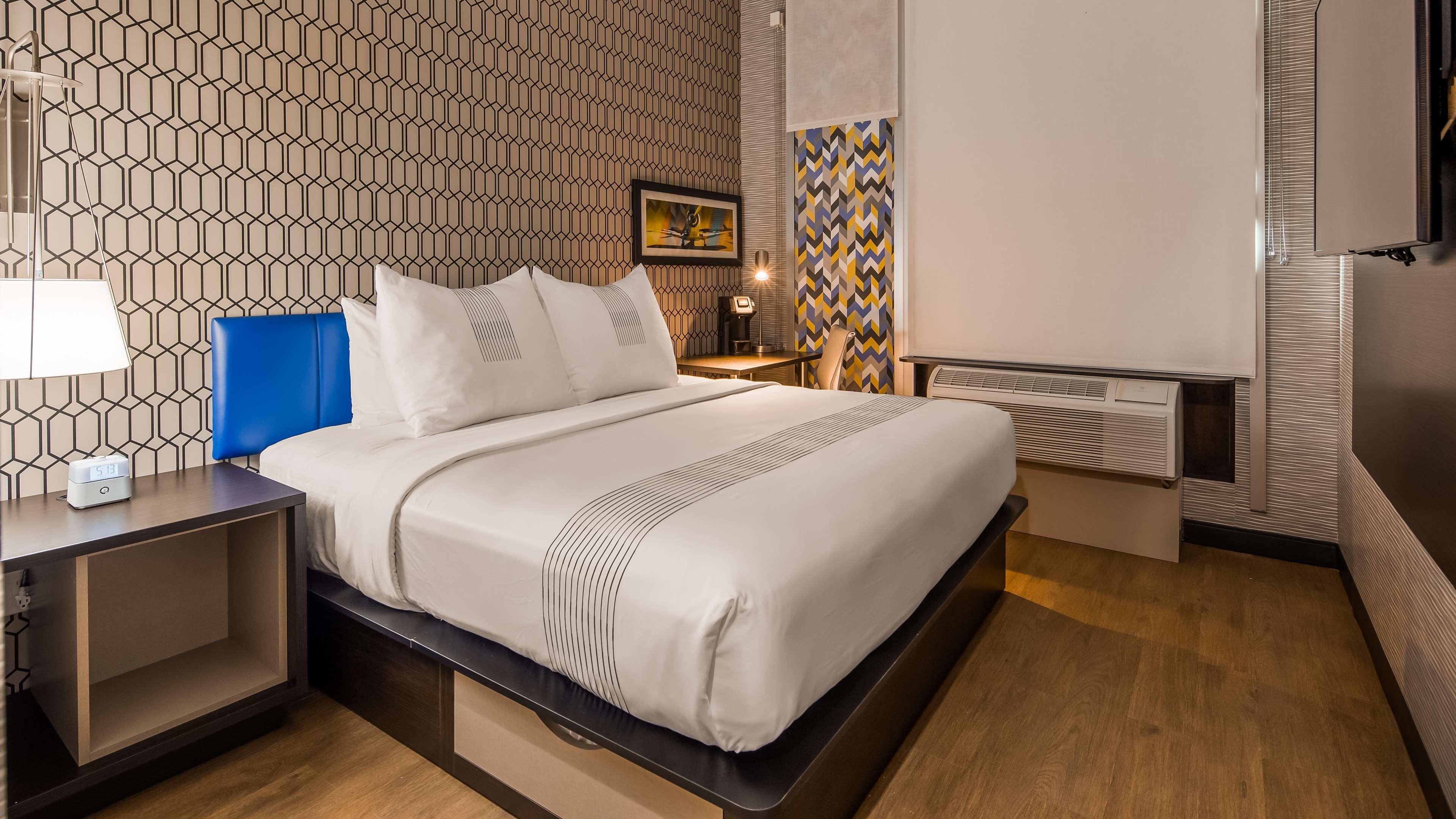Glō Western Brooklyn Nyc Hotel 3*
