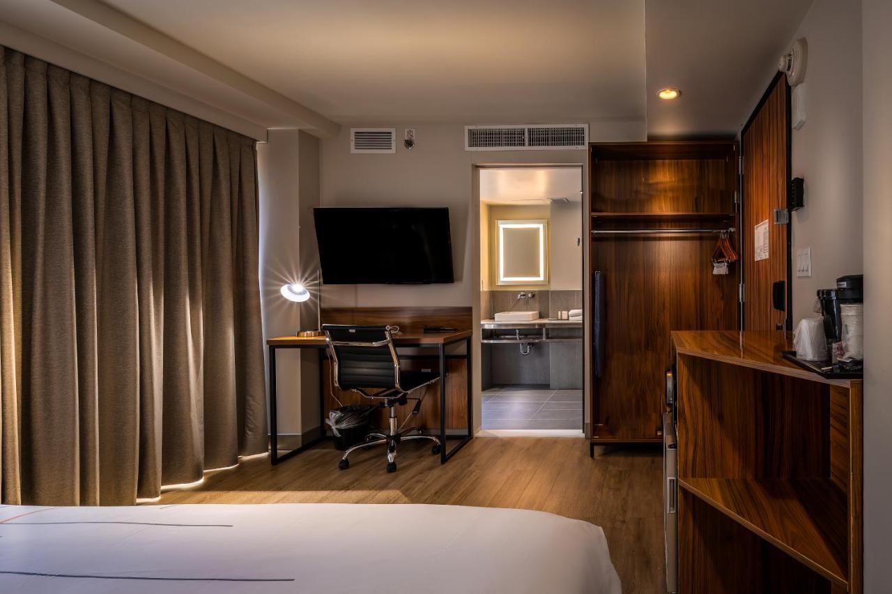 Hotel La Quinta By Wyndham Time Square South New York