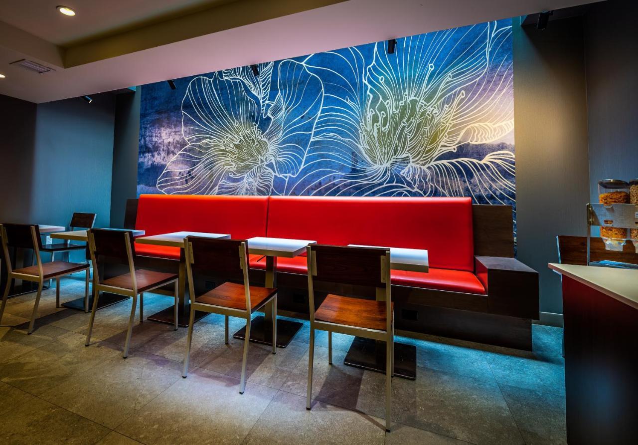 Hotel La Quinta By Wyndham Time Square South New York