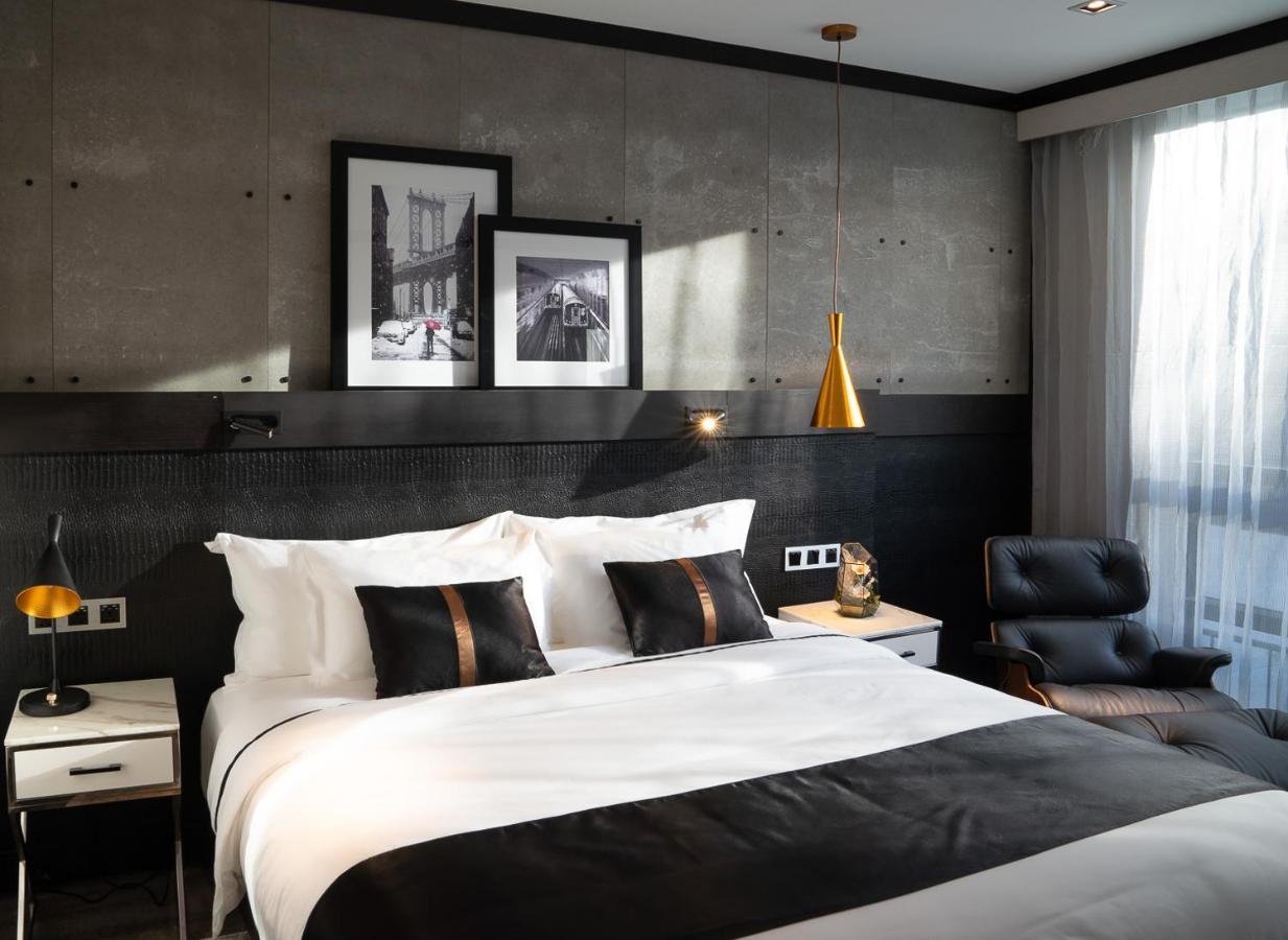 42 Williamsburg 4*