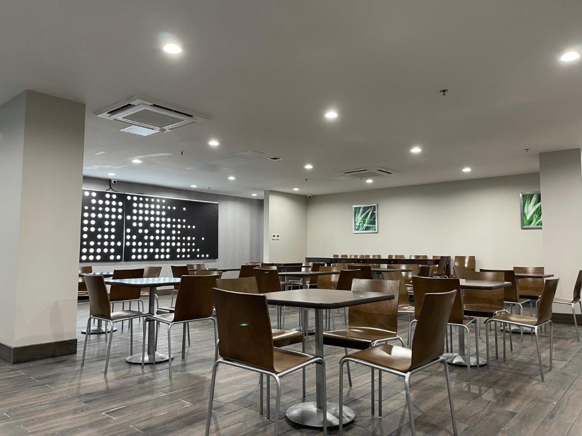 Days By Wyndham Bronx Nyc 3*