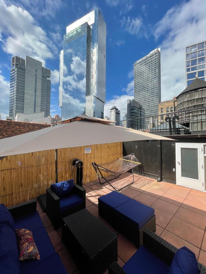 And The City, Rooftop View *