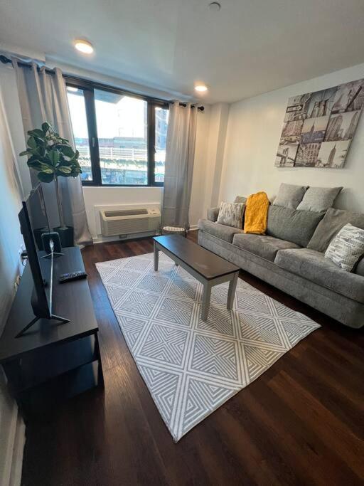 Apartment Cozy 1 Bedroom With Outdoor Patio Space New York