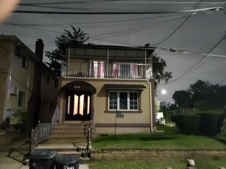 Quiet 3 Bedroom In Private New York