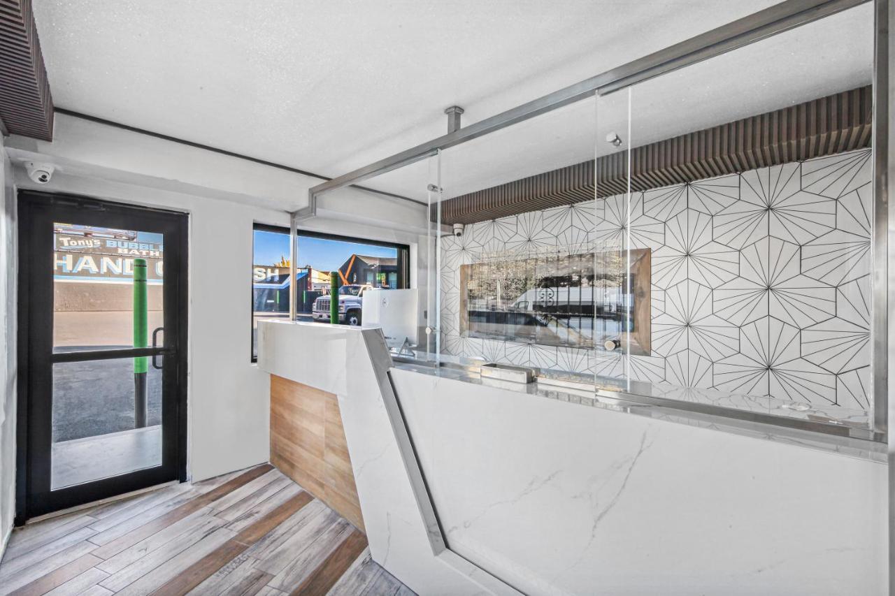 Opus Bronx Near Bay Plaza Mall Hotel