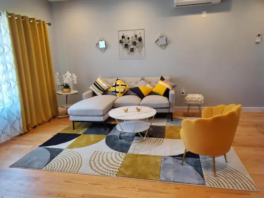 Located 10 Minutes From Jfk Airport Gasthof New York