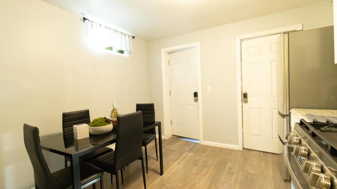 Cozy Shack 1 Bedroom Studio With Sofa And Full Kitchen In Elmhurst Ny Apartment
