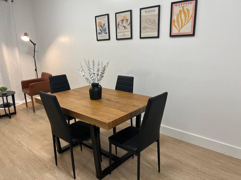 Modern 2 Bedroom Apt W Pool Table In Heart Of Bklyn *