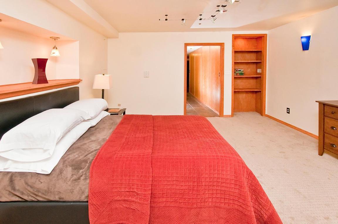 Apartment 136th Unit 1 *