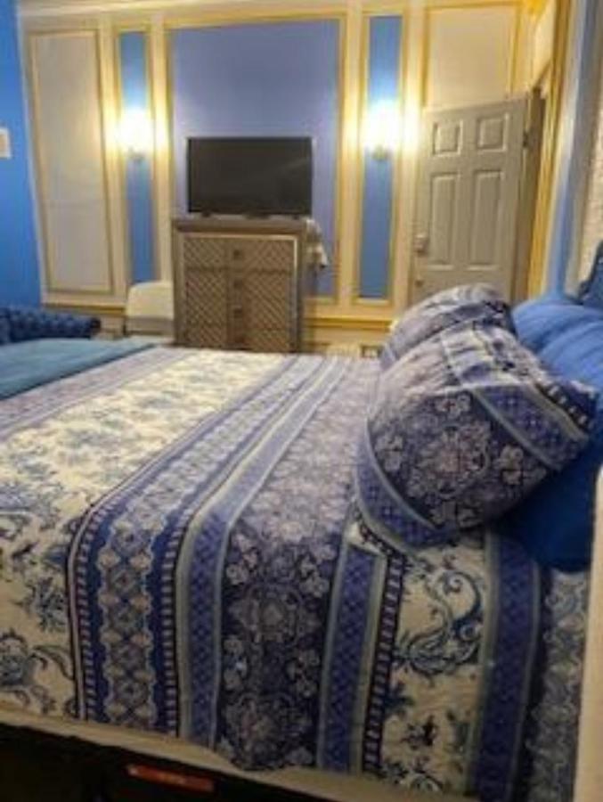 Jad Hosts Crown Heights On The Parkway Guest house