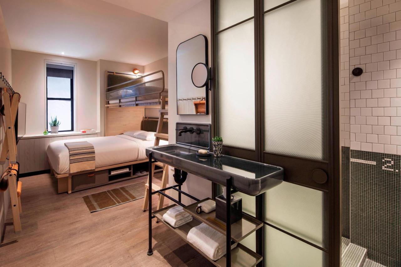 Moxy Nyc Times Square Hotel