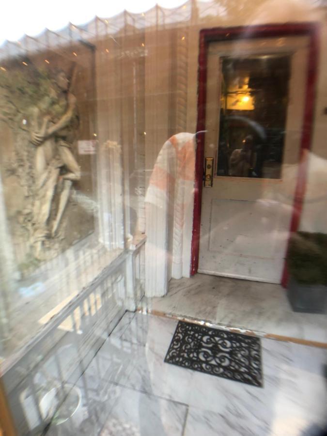Gasthof Private In Manhattan New York