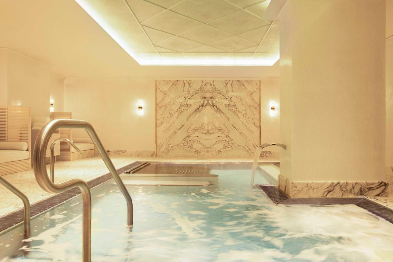 Barriere Fouquet's Hotel 5*