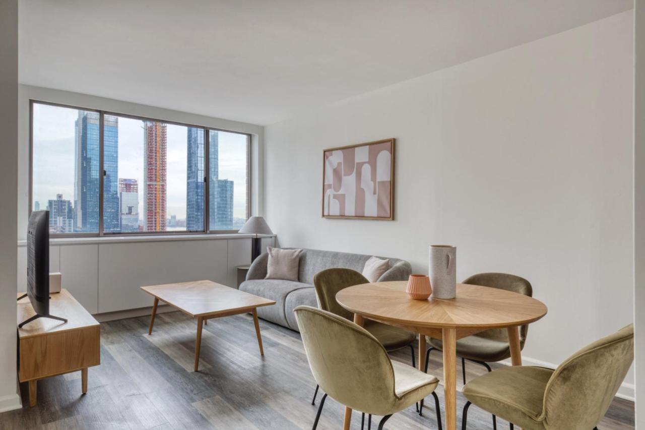 Apartment Midtown West 2br W Doorman Gym Wd Nr Times Sq Nyc-1068 *