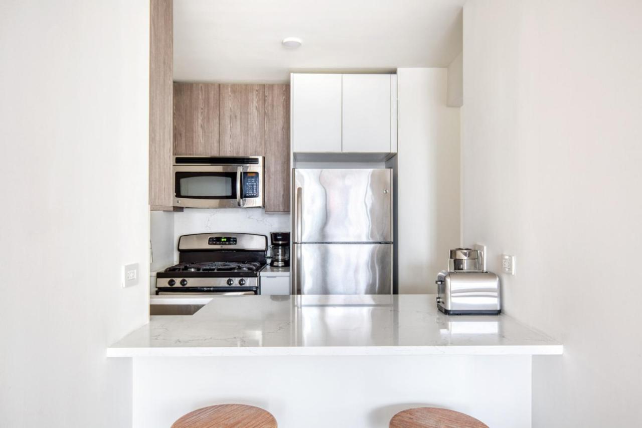 Midtown West 2br W Doorman Gym Wd Nr Times Sq Nyc-1068 Apartment New York