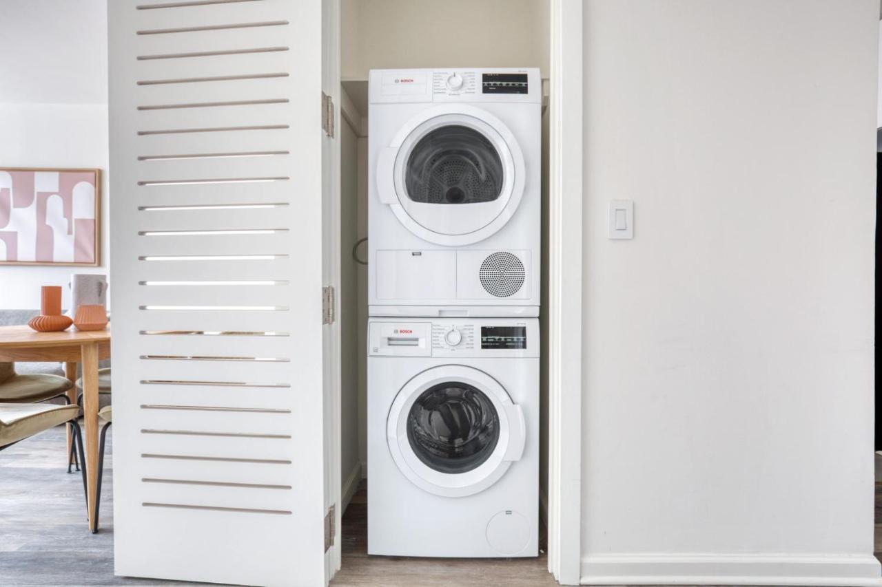 Midtown West 2br W Doorman Gym Wd Nr Times Sq Nyc-1068 Apartment *