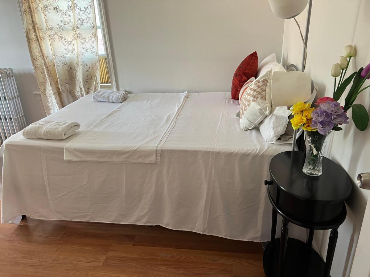 Affordable In Queens Guest house *