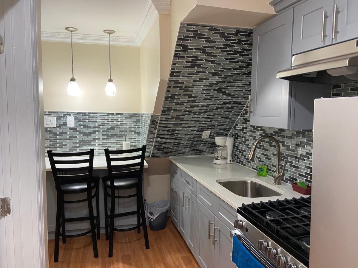 Affordable In Queens Guest house