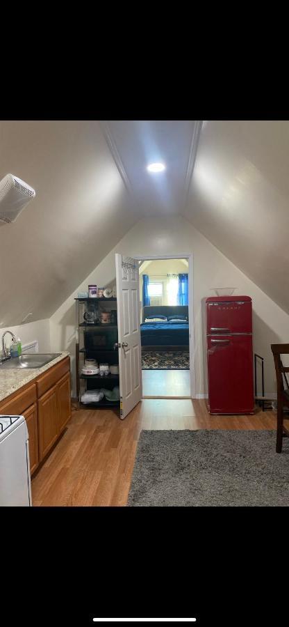 Homestay Newly Renovated One Bedroom Shared Cheerful In The Heart Of Queens