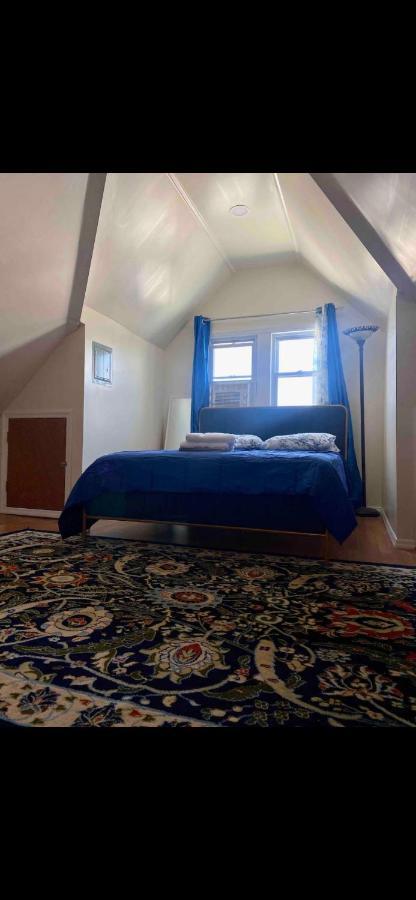Newly Renovated One Bedroom Shared Cheerful In The Heart Of Queens *