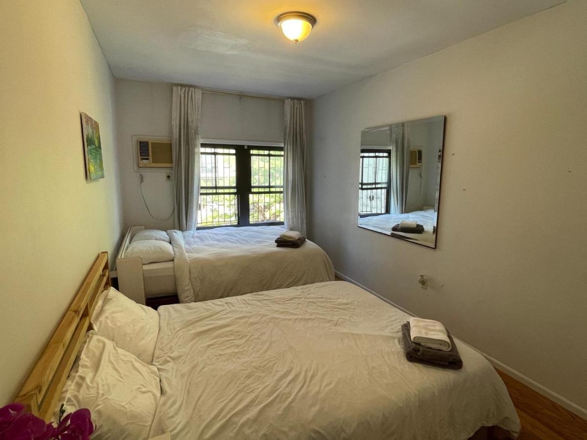 Privatunterkunft Spacious Bedroom For 4 In Shared Townhouse+garden