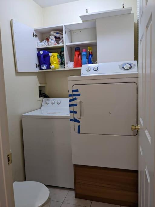 Private In 4 Bedroom Ground Near Subway