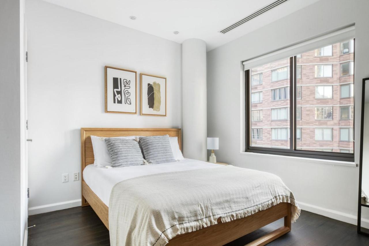 Tasteful Midtown W 1br W Gym Nr Times Sq Nyc-643 *